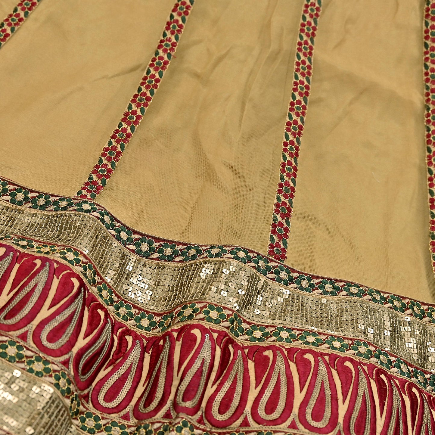 Indian Vintage Beige Net Hand Embroidered Skirt Bridal Party Wear Bollywood Lehenga Zardozi/ Dabka, Zari