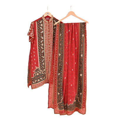 Indian Pre-Owned Red & Green Pure Silk Hand Embroidered Ritu Kumar Designer 2 Piece Suit Set (Kurta + Dupatta)