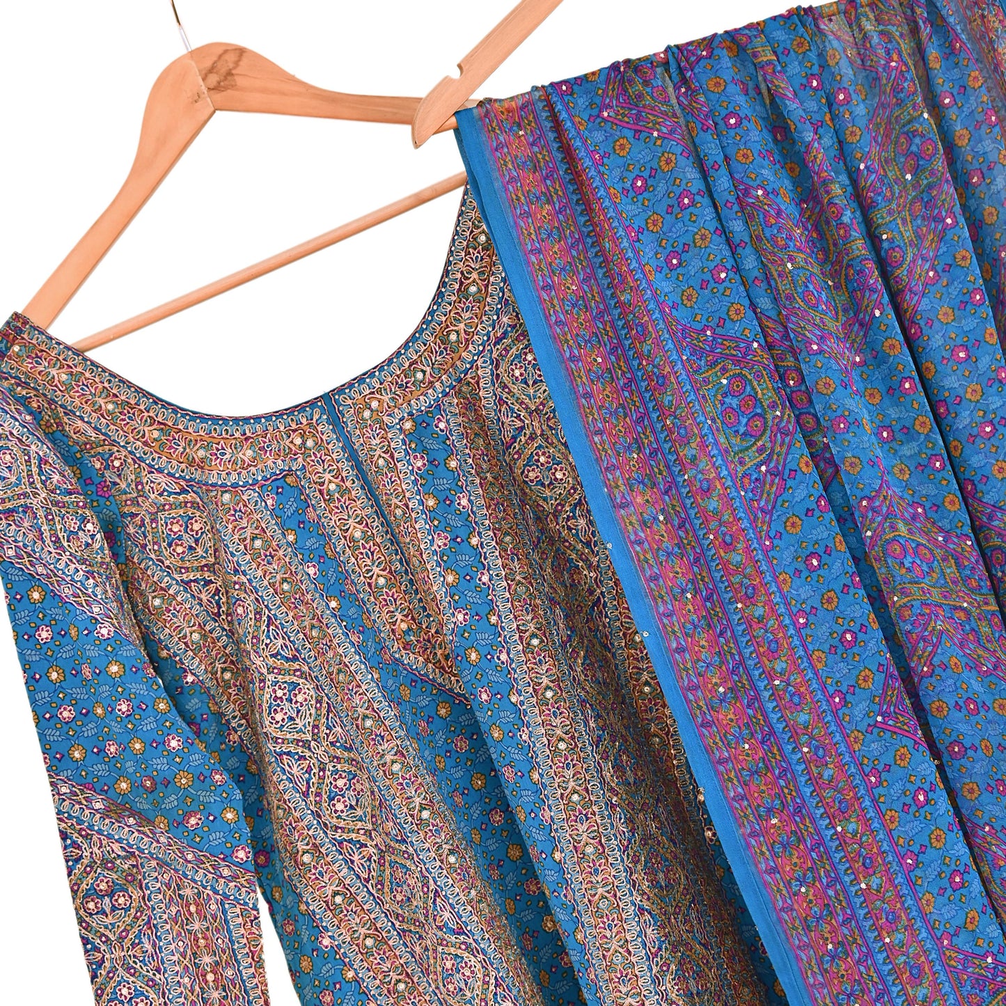 Indian Pre-Owned Blue Pure Silk Hand Embroidered Ritu Kumar Designer 2 Piece Suit Set (Kurta + Dupatta)