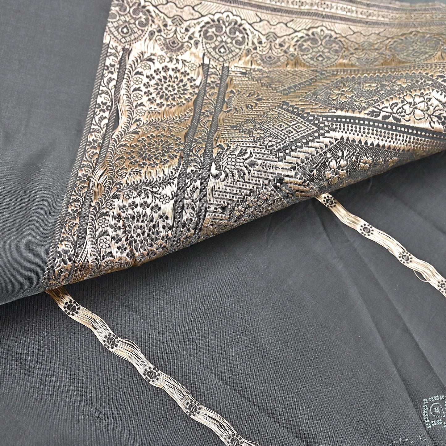 Indian Vintage Sari Gray Heavy Pure Satin Silk  Woven Banarasi Sarees Zari 5Yd Craft Fabric Dress making Crafting Ethnic Quilting Upcycle