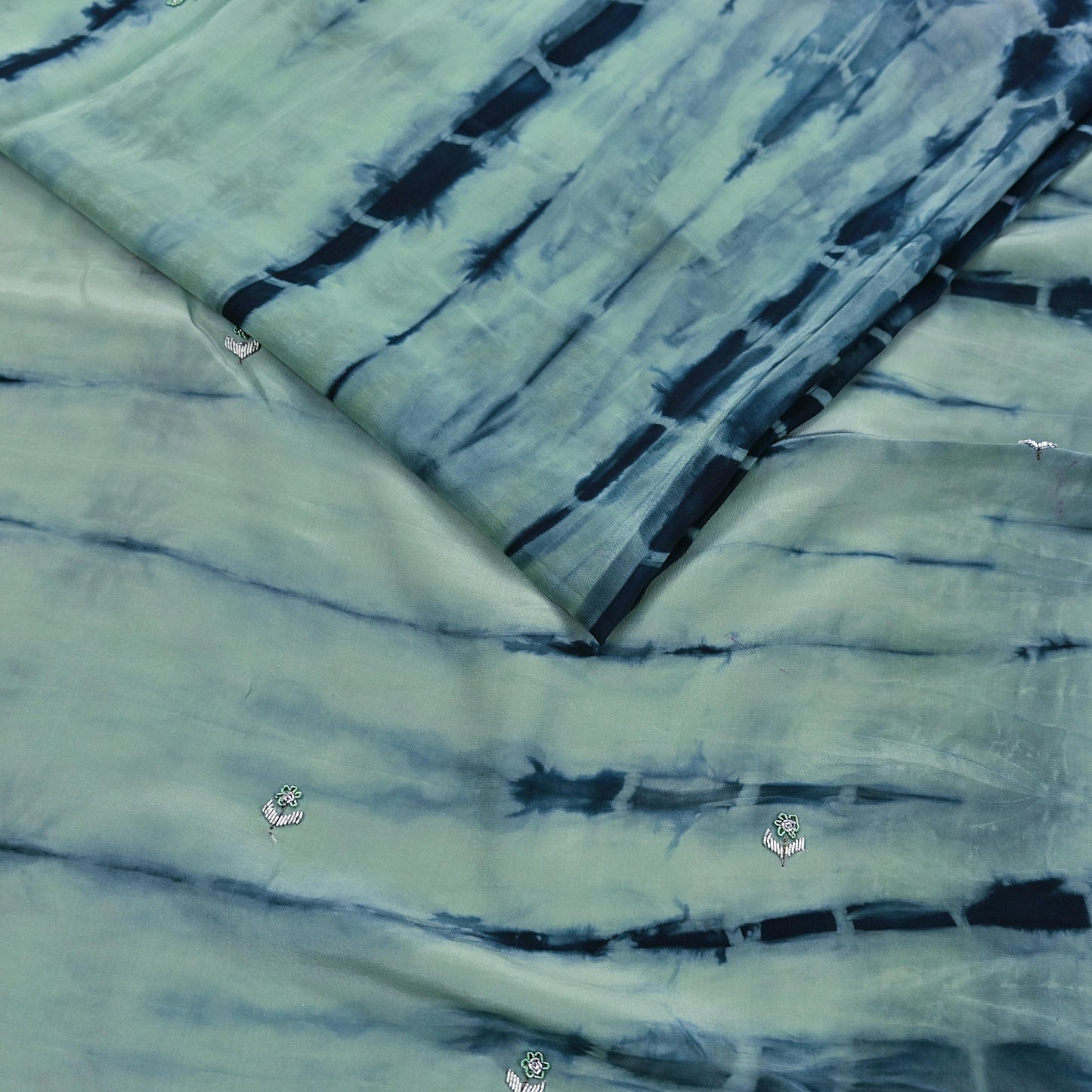 Indian Vintage Saree Pure Crepe Silk Hand Embroidered Tie-Dye Sari Fabric 5yard Sewing Craft Fabric Ethnic Dressmaking Crafting Zardozi Zari