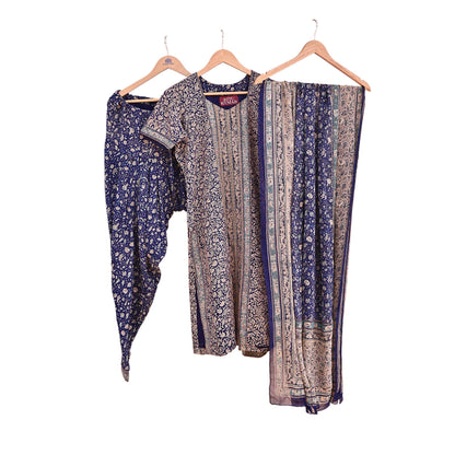 Indian Pre-Owned Blue & Ivory Pure Silk Hand Embroidered Ritu Kumar Designer 3 Piece Suit Set (Kurta + Dupatta + Salwar)