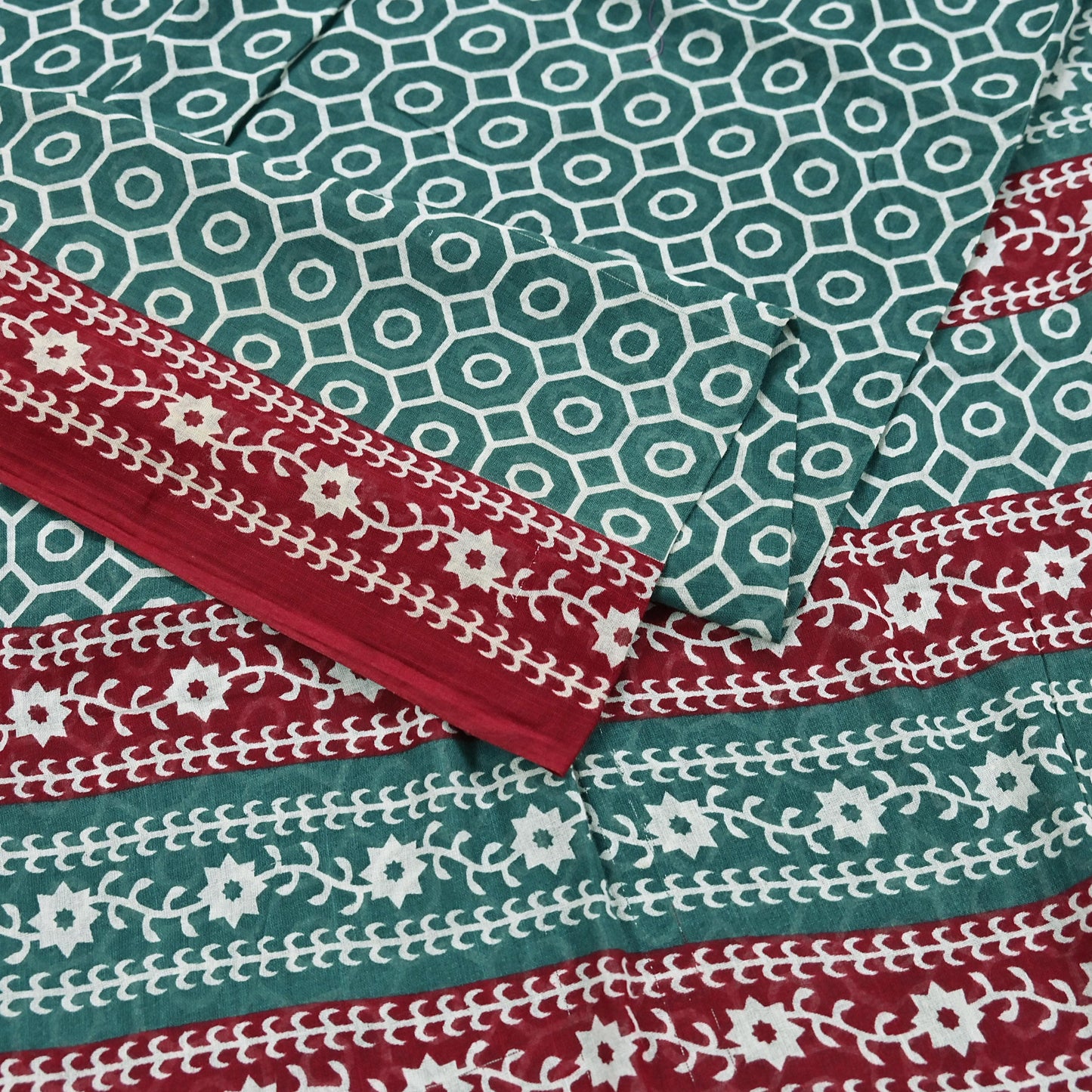 Indian Vintage Sari Green & Red Printed Pure Cotton Saree Craft Fabric 5Yd Sewing Sarong Wrap Boho Floral Crafting Upcycle Quilting Used