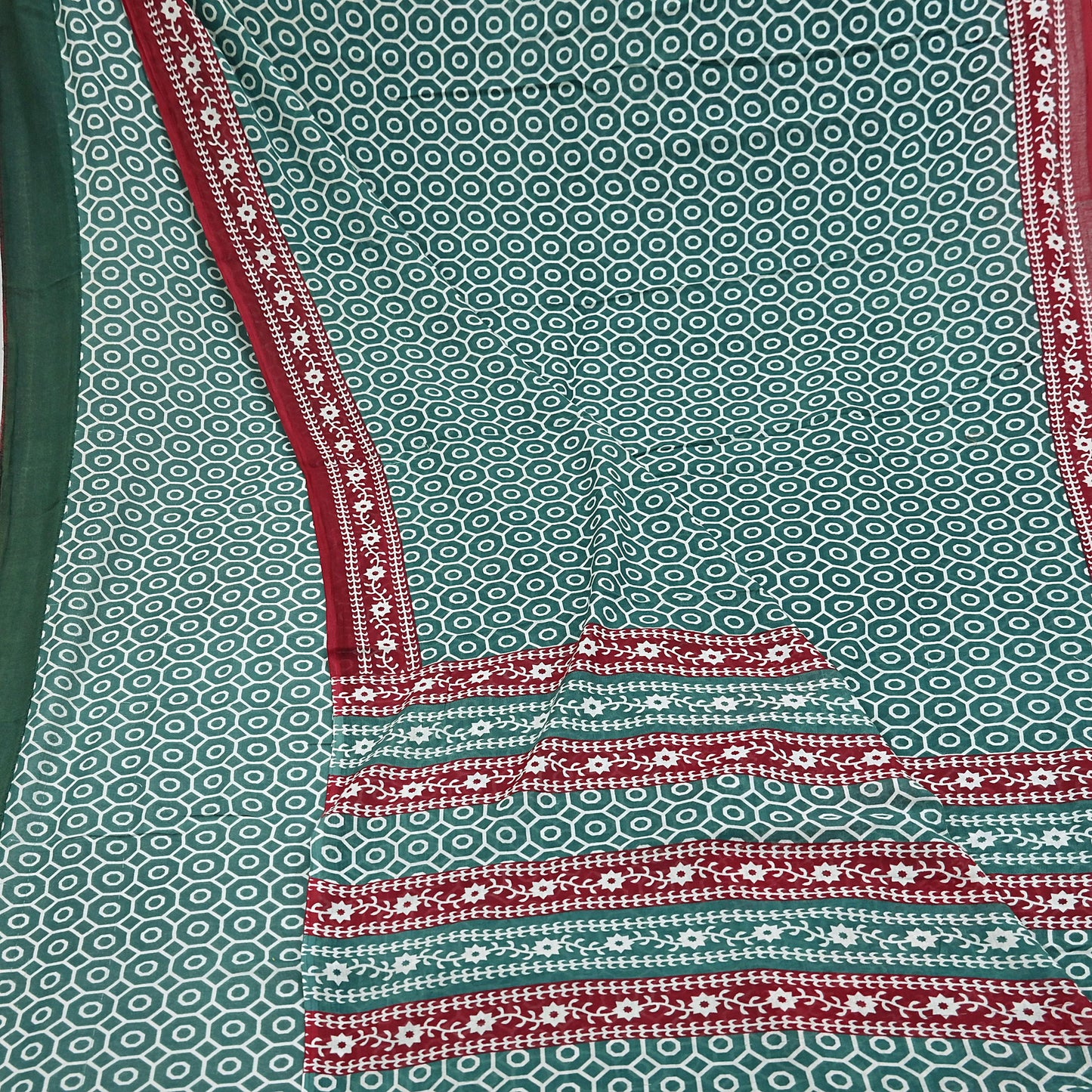 Indian Vintage Sari Green & Red Printed Pure Cotton Saree Craft Fabric 5Yd Sewing Sarong Wrap Boho Floral Crafting Upcycle Quilting Used