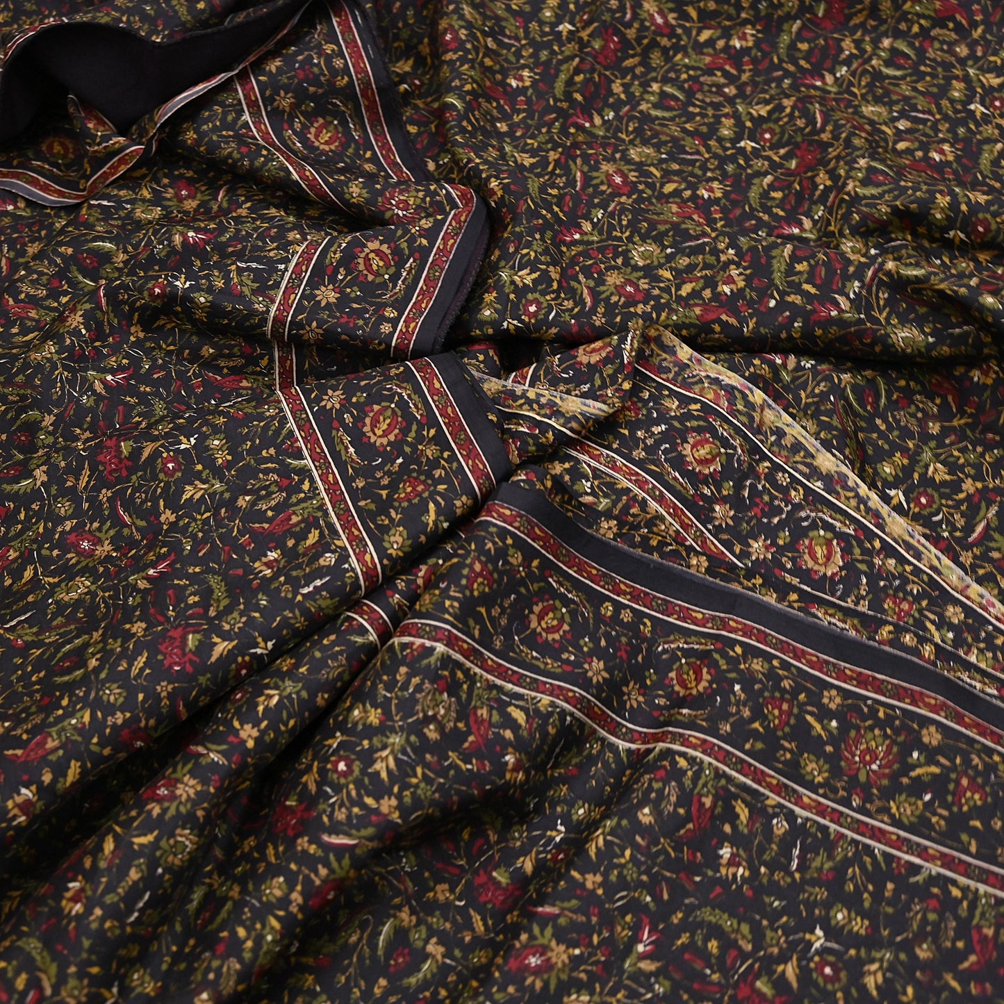 Indian Vintage Red & Black Pure Silk Printed Saree 6Yards Soft Floral Fabric for Dressmaking, Quilting, Crafting, Sewing, Dress Making