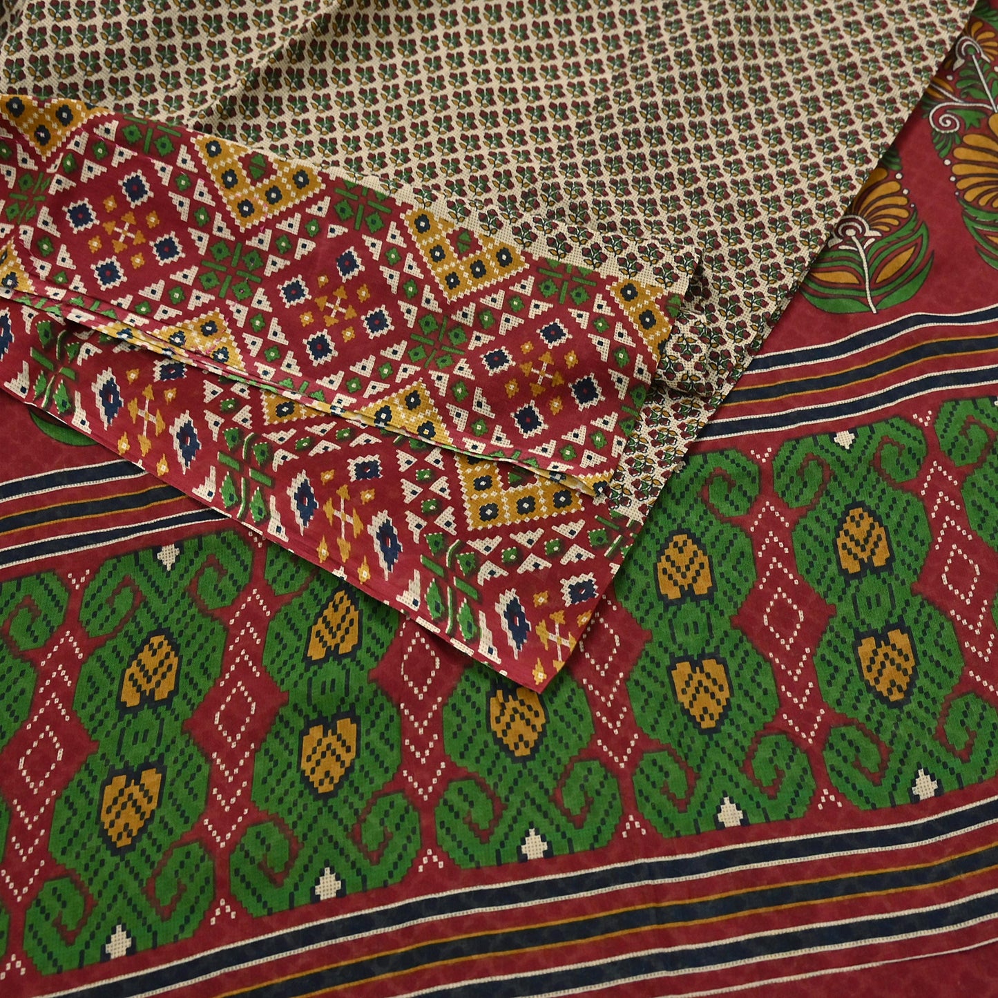 Indian Vintage Beige & red Saree Printed 100% Pure Cotton Sari Craft Fabric 5Yd Soft Sewing Sarong Wrap Dress Making Quilting