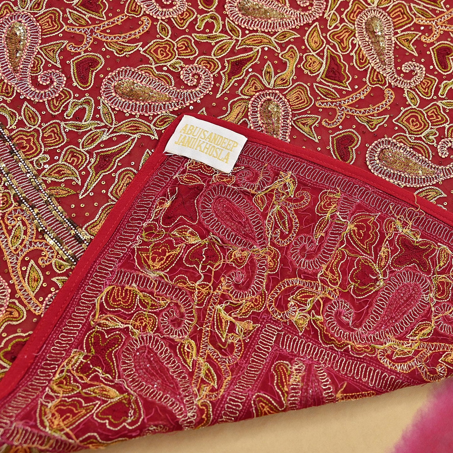 Indian Pre-owned Heavy Sari Beige & Red Pure Georgette Silk Hand Embroidered Sarees Designer Abu Jani 5Yd Sewing Ethnic Sarees