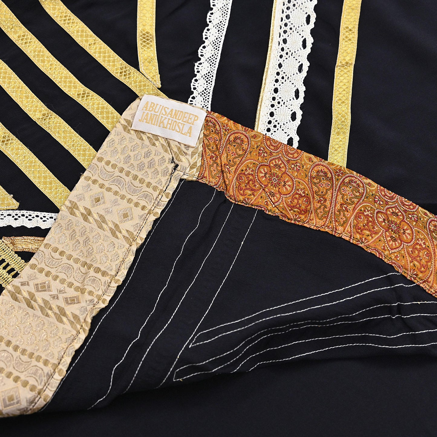 Indian Pre-owned Heavy Sari Black Pure Crepe Silk Hand Embroidered Sarees Designer Abu Jani 5Yd Sewing Ethnic Sarees