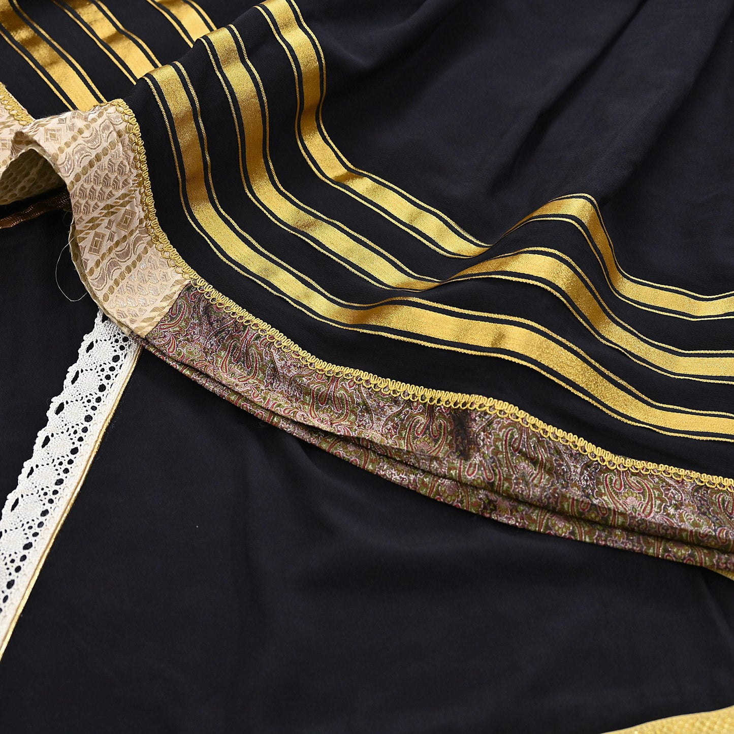 Indian Pre-owned Heavy Sari Black Pure Crepe Silk Hand Embroidered Sarees Designer Abu Jani 5Yd Sewing Ethnic Sarees