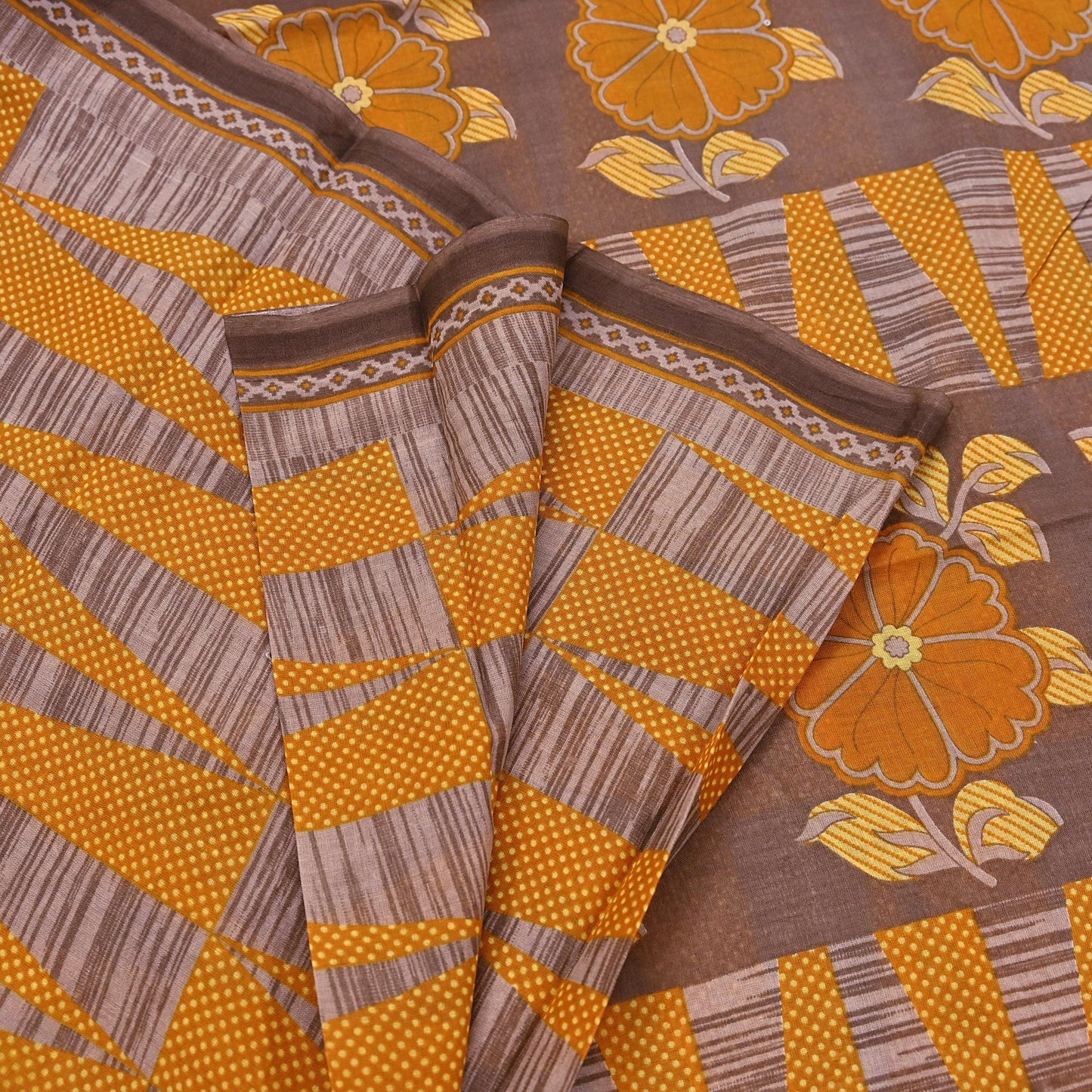 Indian Vintage Sari Brown Printed 100% Pure Cotton Saree Craft Fabric 5Yd Soft Sewing Sarong Wrap Boho Dress Making Quilting