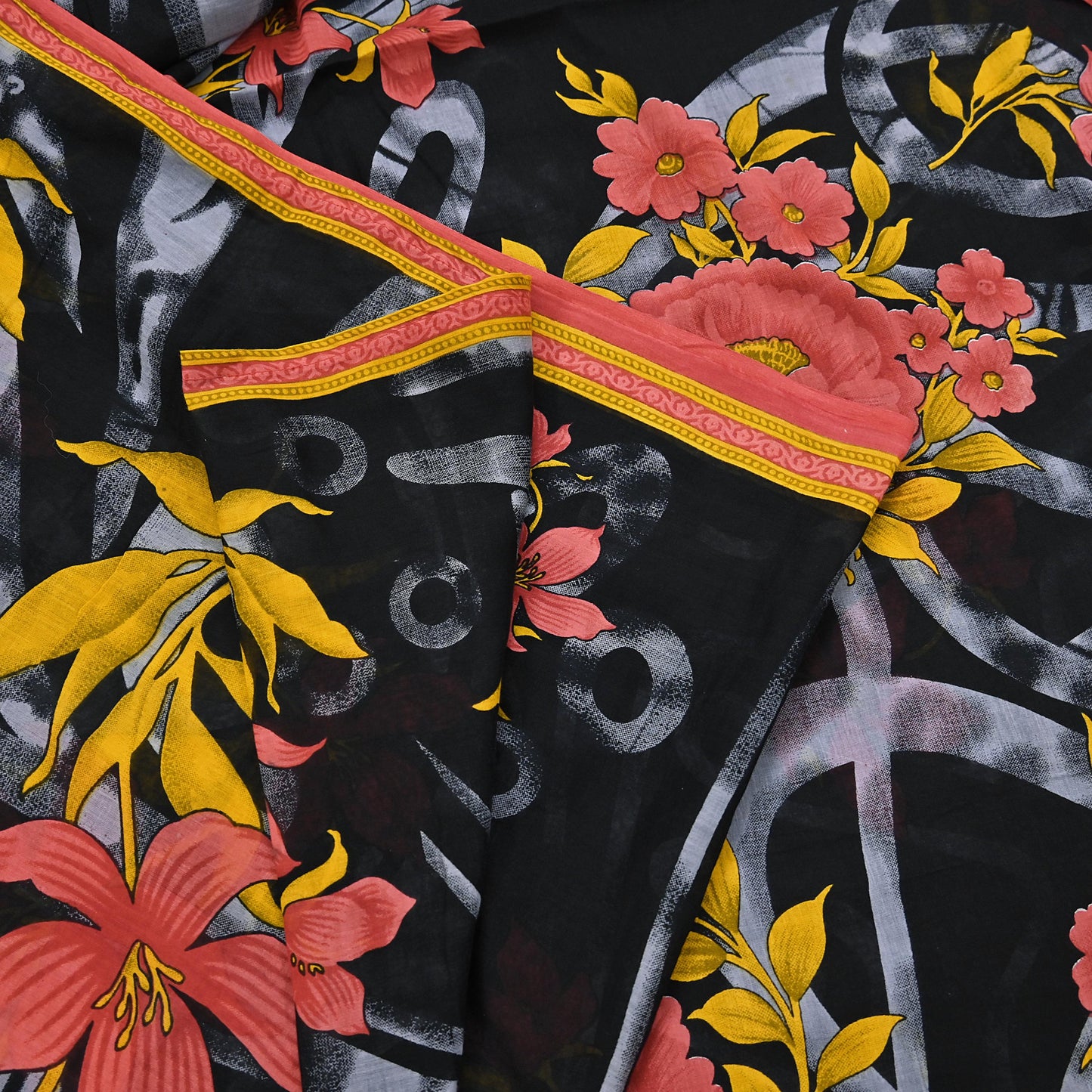 Indian Vintage Sari Gray & Black Printed Pure Cotton Sarees Fabric Floral 5Yd Sarong Wrap Boho Fabric Kimono Soft Dress making Crafting