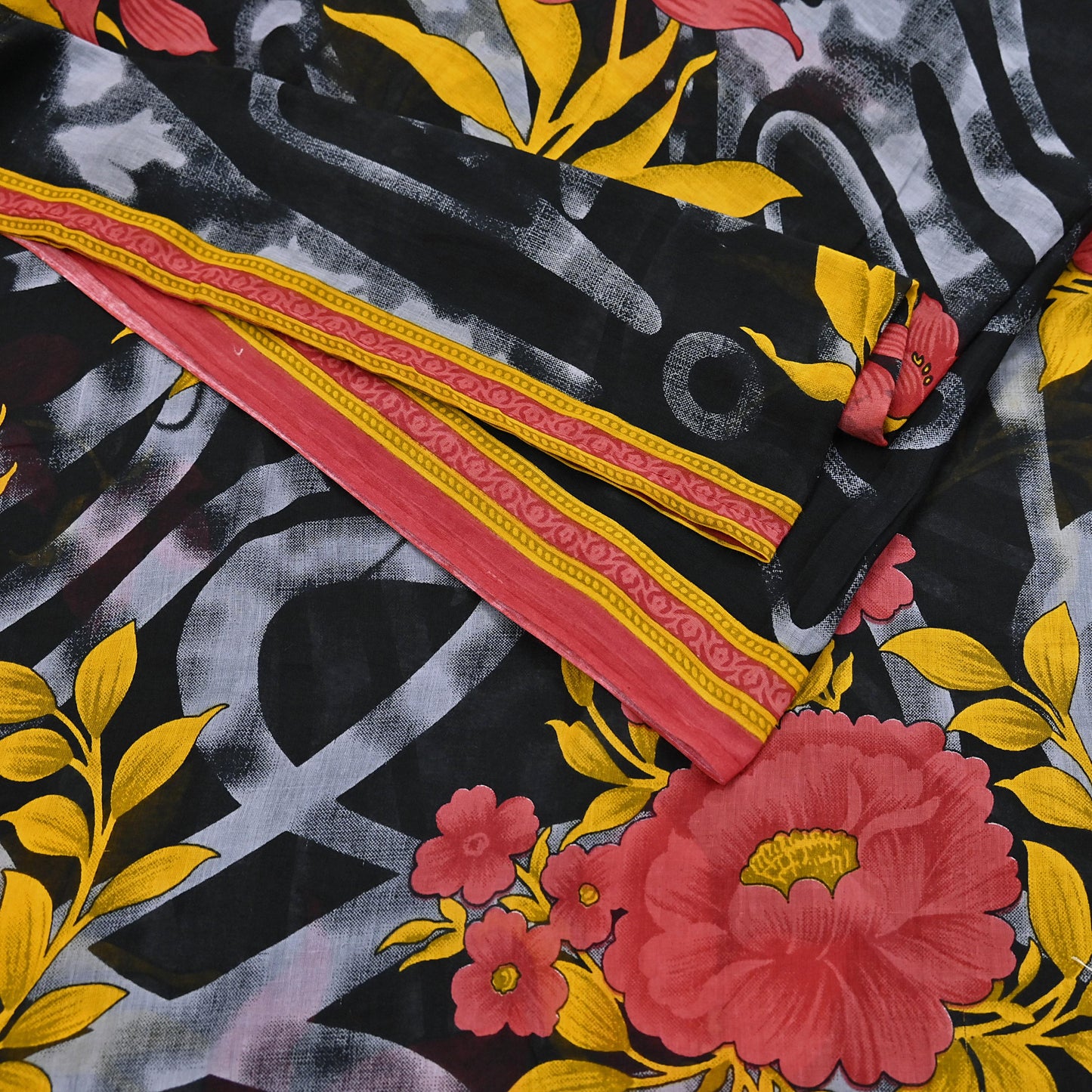 Indian Vintage Sari Gray & Black Printed Pure Cotton Sarees Fabric Floral 5Yd Sarong Wrap Boho Fabric Kimono Soft Dress making Crafting