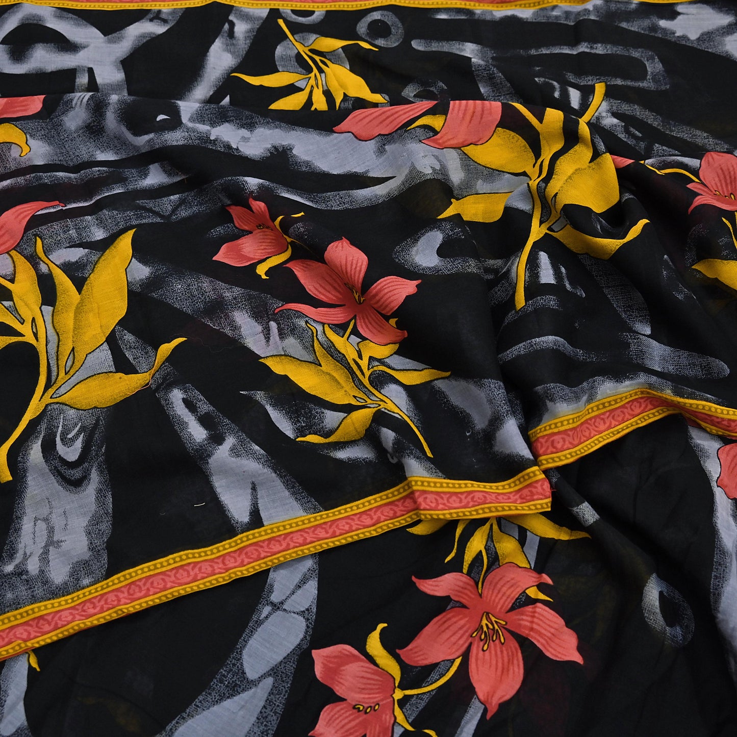 Indian Vintage Sari Gray & Black Printed Pure Cotton Sarees Fabric Floral 5Yd Sarong Wrap Boho Fabric Kimono Soft Dress making Crafting