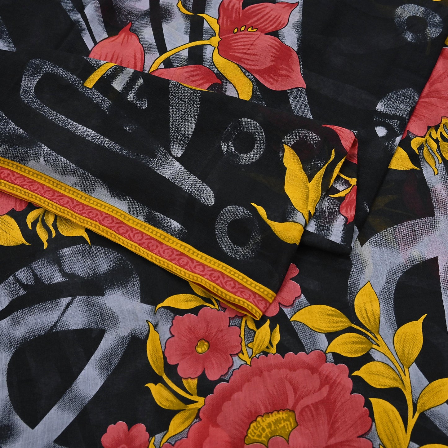 Indian Vintage Sari Gray & Black Printed Pure Cotton Sarees Fabric Floral 5Yd Sarong Wrap Boho Fabric Kimono Soft Dress making Crafting