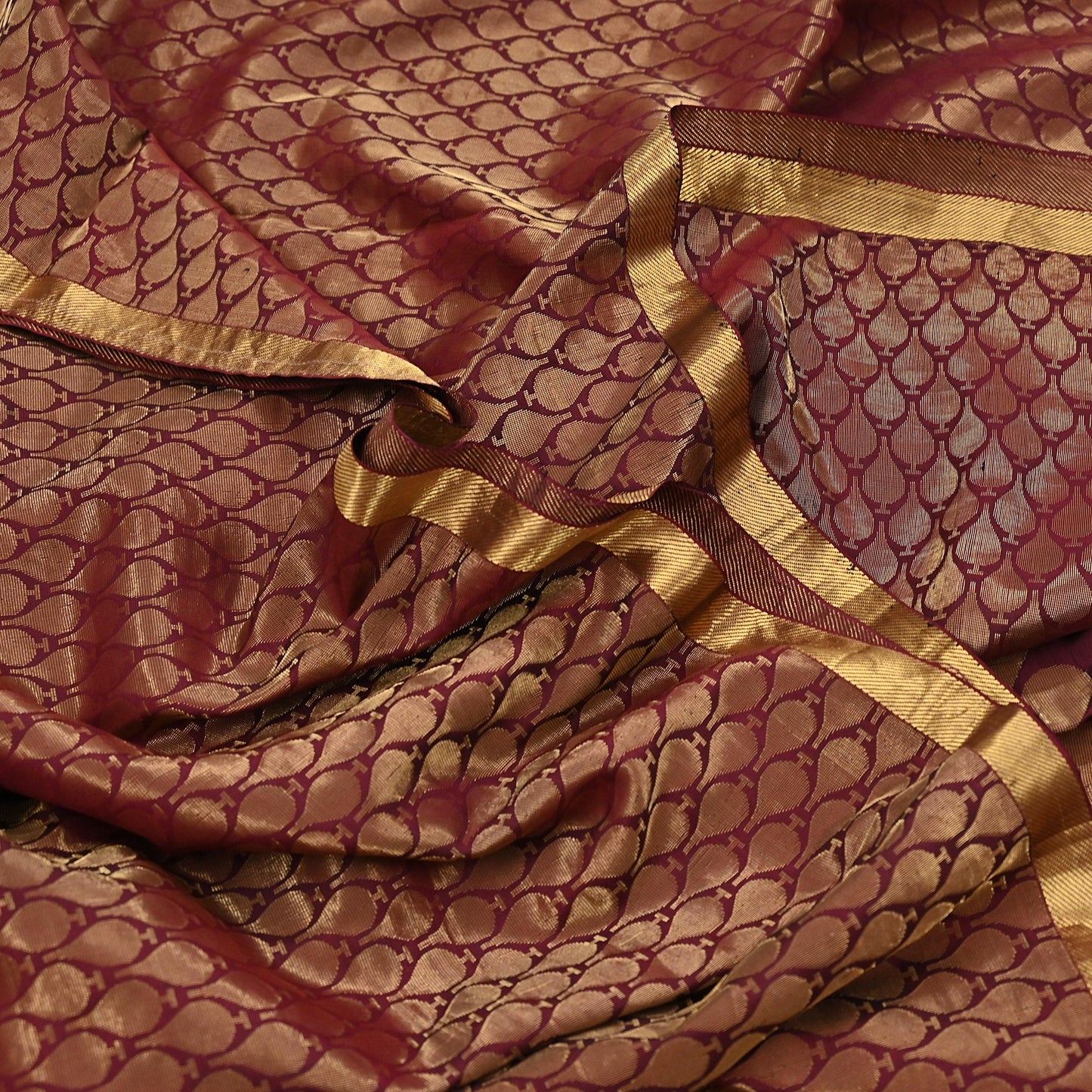 Indian Vintage Heavy Sari Maroon Pure silk Hand Woven Kanjivaram Sarees Fabric 5Yd Ethnic Zari Dress making Crafting Bollywood sari