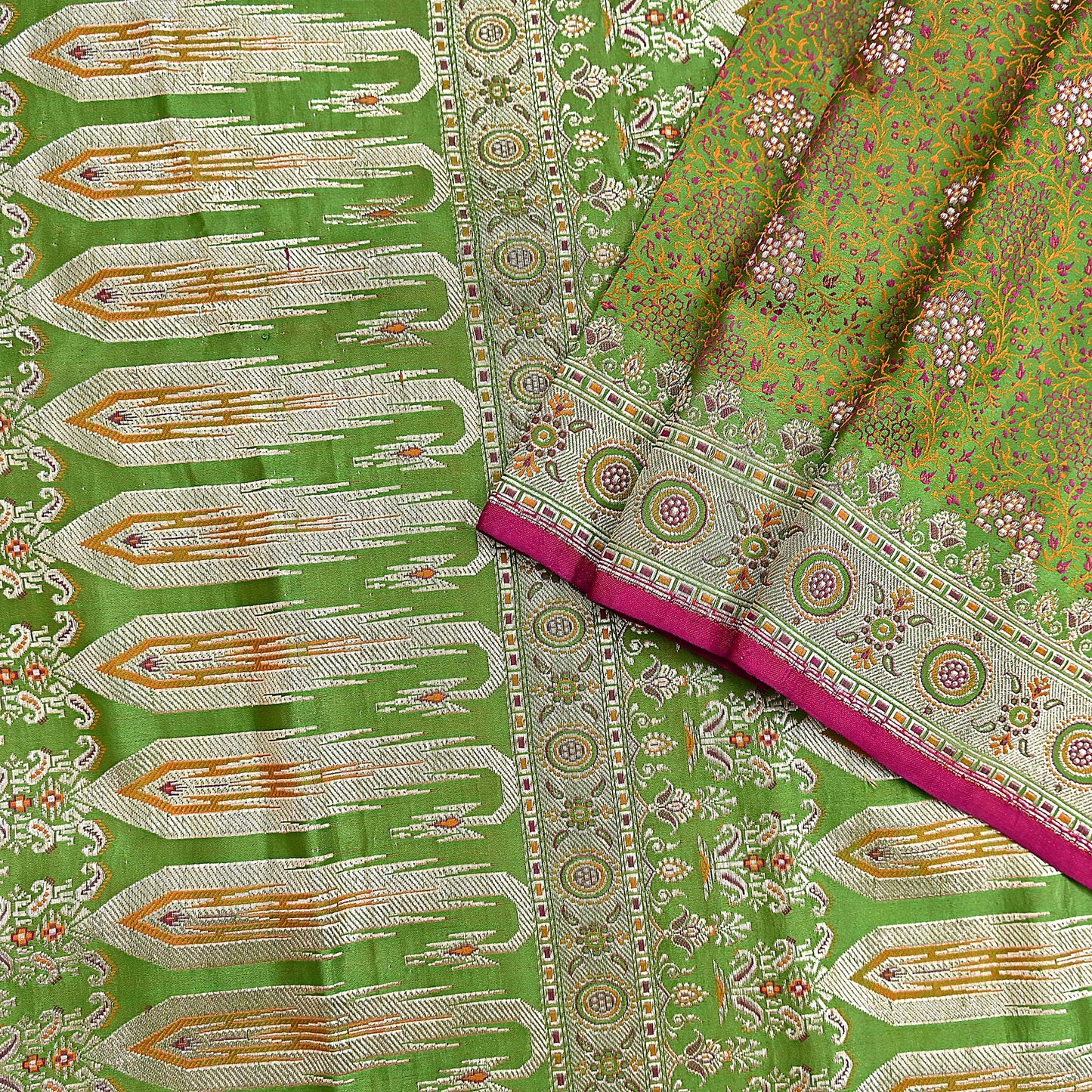 Indian Vintage Sari Green Heavy Pure Satin Silk Woven Banarasi Tanchoi Saree 5Yd Ethnic Craft Fabric Upcycle Bridal Heavy Sarees