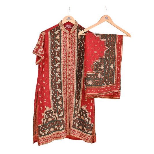 Indian Pre-Owned Red & Green Pure Silk Hand Embroidered Ritu Kumar Designer 2 Piece Suit Set (Kurta + Dupatta)