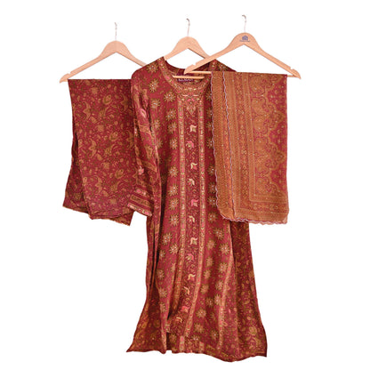 Indian Pre-Owned Rusty Red Pure Silk Hand Embroidered Ritu Kumar Designer 3 Piece Suit Set (Kurta + Dupatta + Salwar)