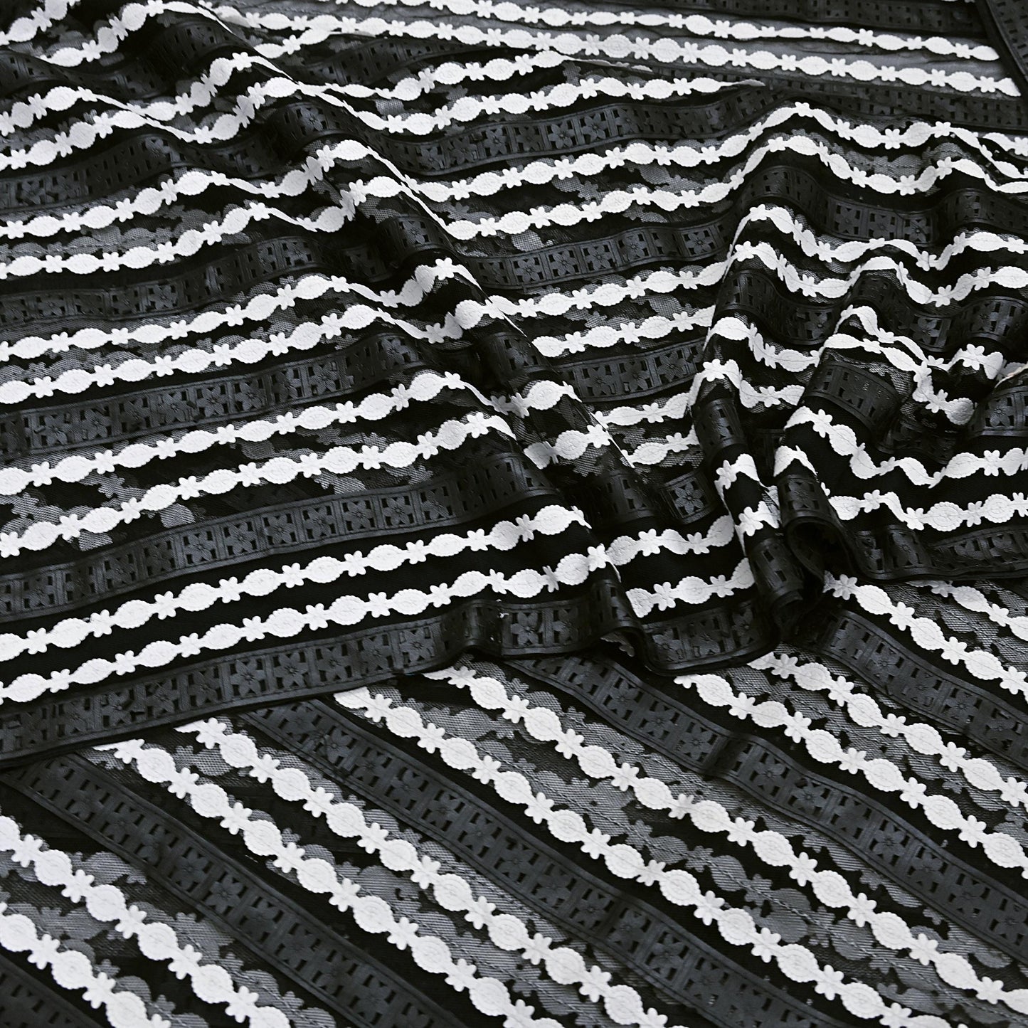 Indian Vintage Black Saree Net/Mesh Embroidered Sari Craft Fabric Floral 5Yd Zari Ethnic