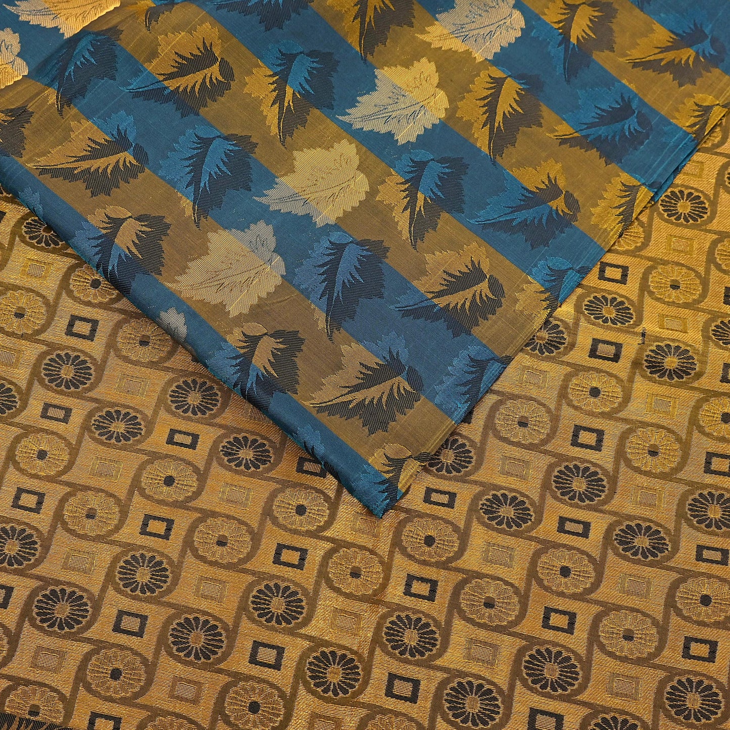 Indian Vintage Heavy Blue & green Kanjivaram Saree 100% Pure Silk Sari Metallic Golden Zari 5Yd Floral Crafting Dress making