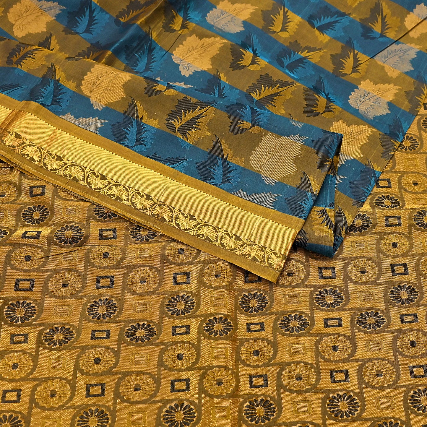Indian Vintage Heavy Blue & green Kanjivaram Saree 100% Pure Silk Sari Metallic Golden Zari 5Yd Floral Crafting Dress making