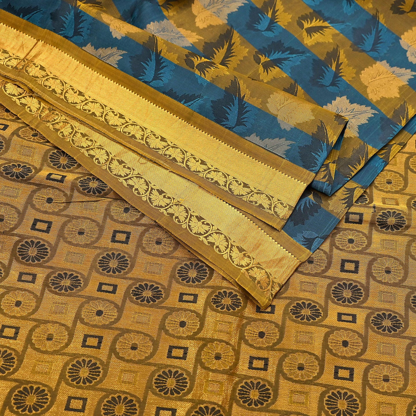 Indian Vintage Heavy Blue & green Kanjivaram Saree 100% Pure Silk Sari Metallic Golden Zari 5Yd Floral Crafting Dress making