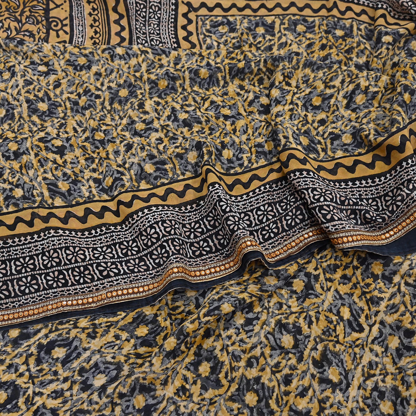 Indian Vintage Sari Beige & Black Pure Georgette Silk Printed Sarees 5Yd Craft Fabric Sewing Quilting Dress making Crafting Quilting Upcycle