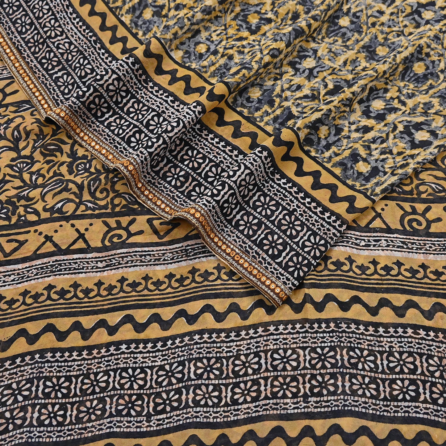 Indian Vintage Sari Beige & Black Pure Georgette Silk Printed Sarees 5Yd Craft Fabric Sewing Quilting Dress making Crafting Quilting Upcycle