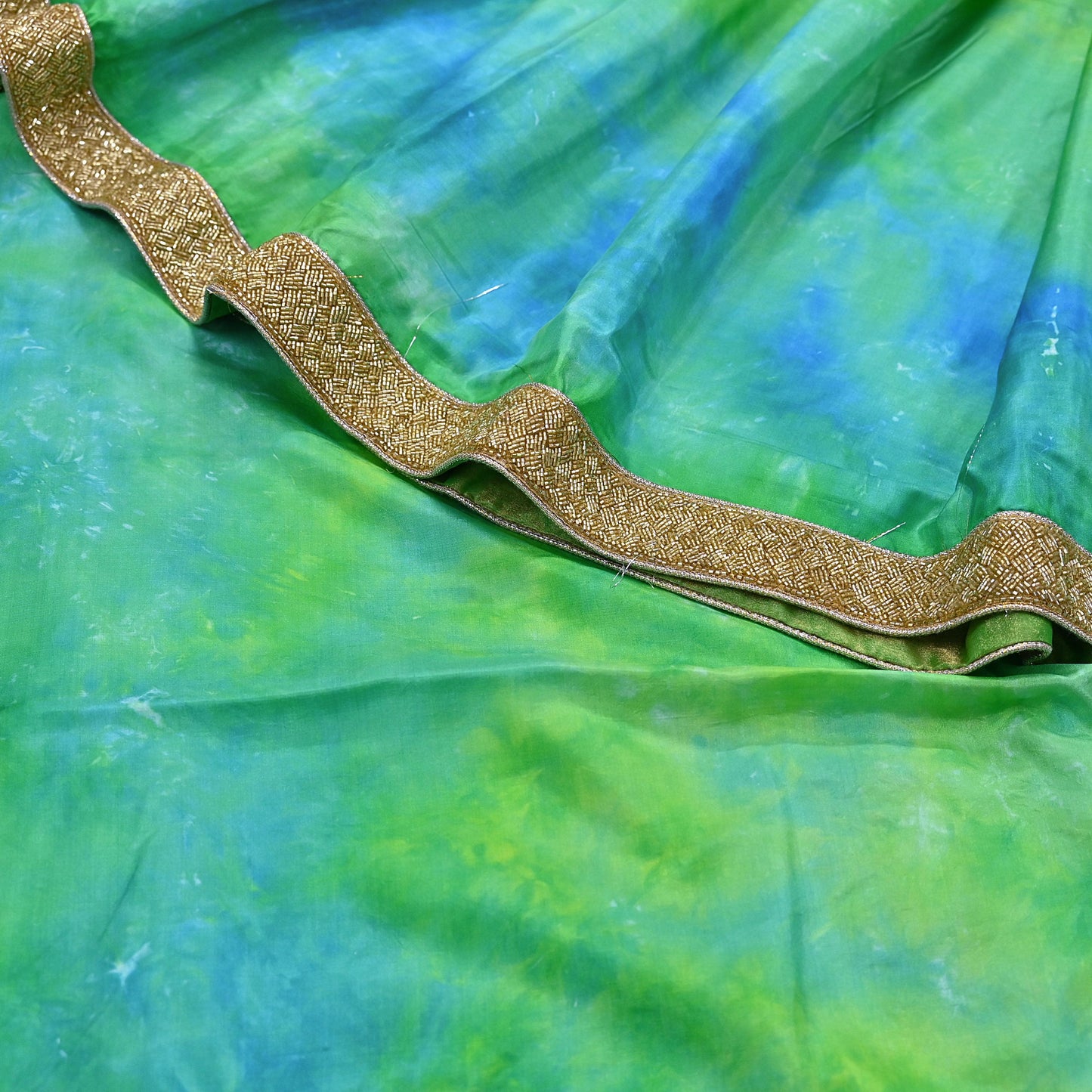 Rare Vintage Green & Blue Pure Silk Saree Hand Embroidered Tie dye Fabric 6 Yards Sari Bollywood Party Wear Ethnic Designer Saree