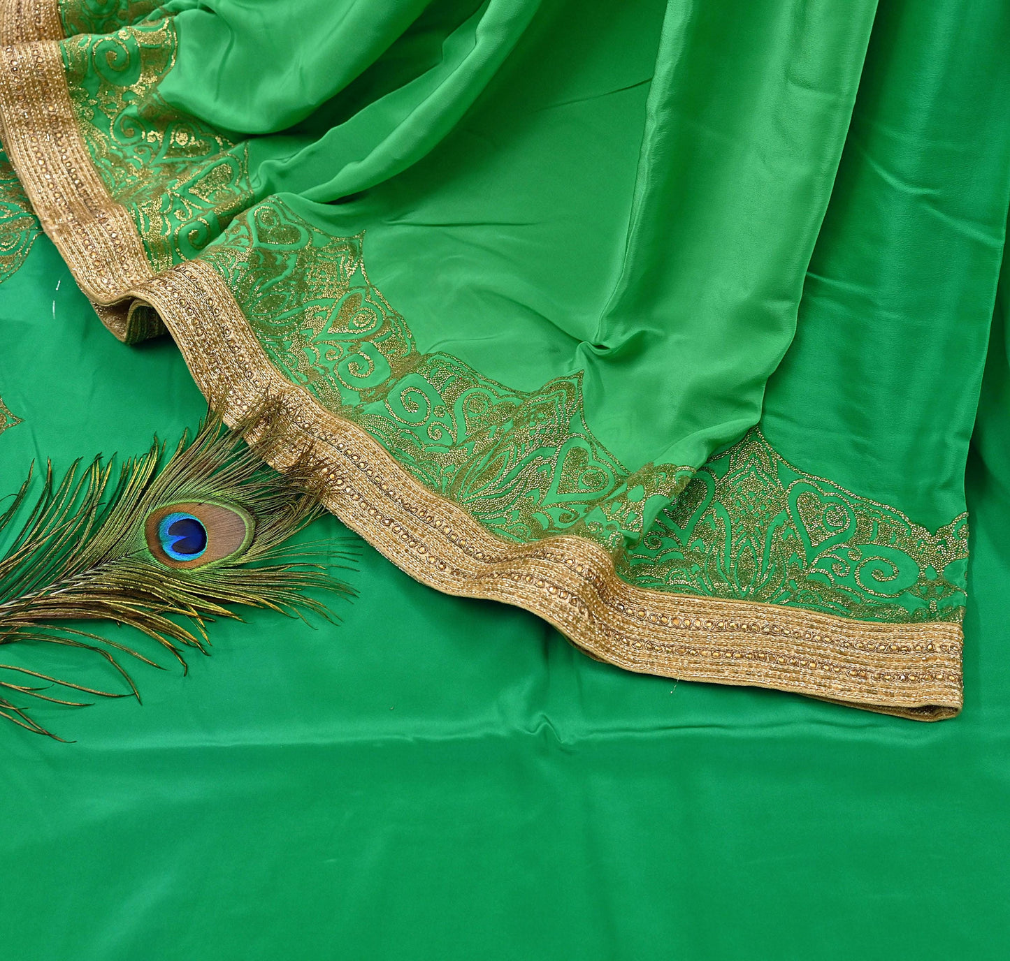 Rare Vintage Green Pure Crepe Silk Saree Embroidered Fabric 6 Yard Sari Bollywood Party Wear Saree with blouse fabric