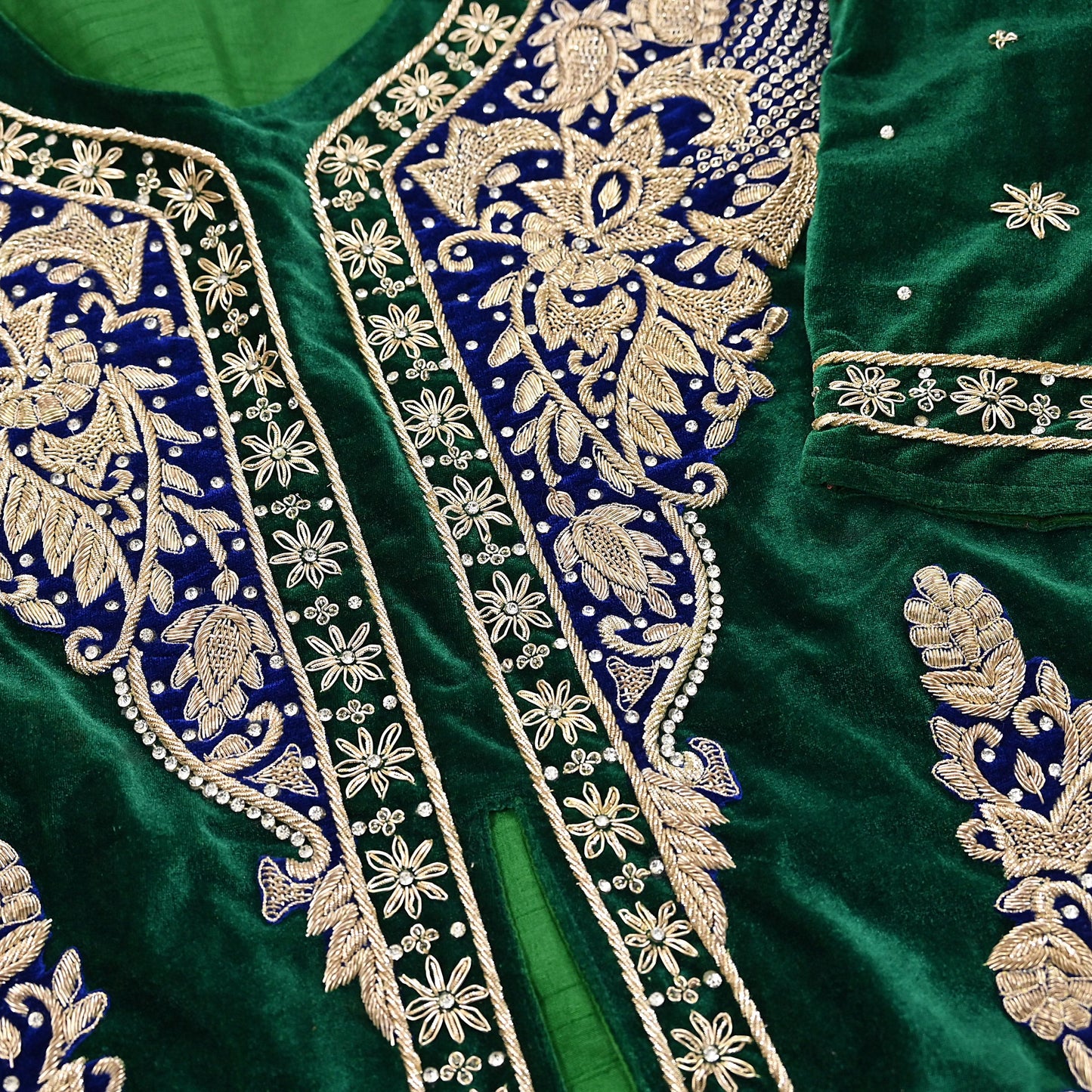 Green Velvet Straight Kurta Vintage Bollywood Dress Zardozi Embroidered Floor Length Ethnic Party Wear Wedding Outfit